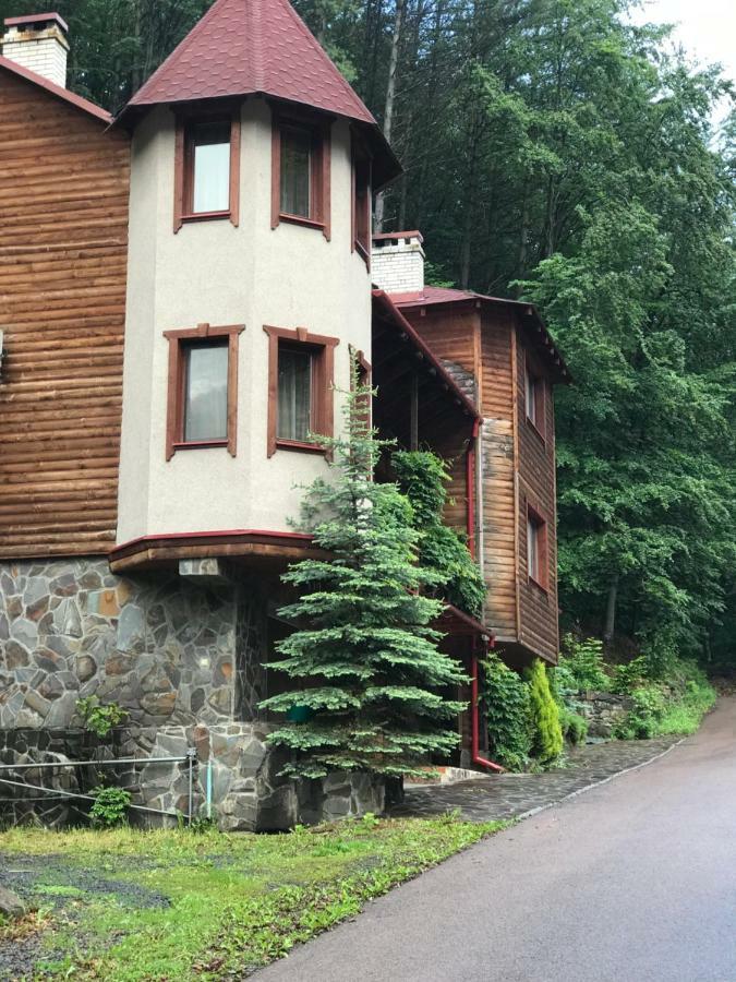 Elf-Cottage Tur'ya Paseka Buitenkant foto